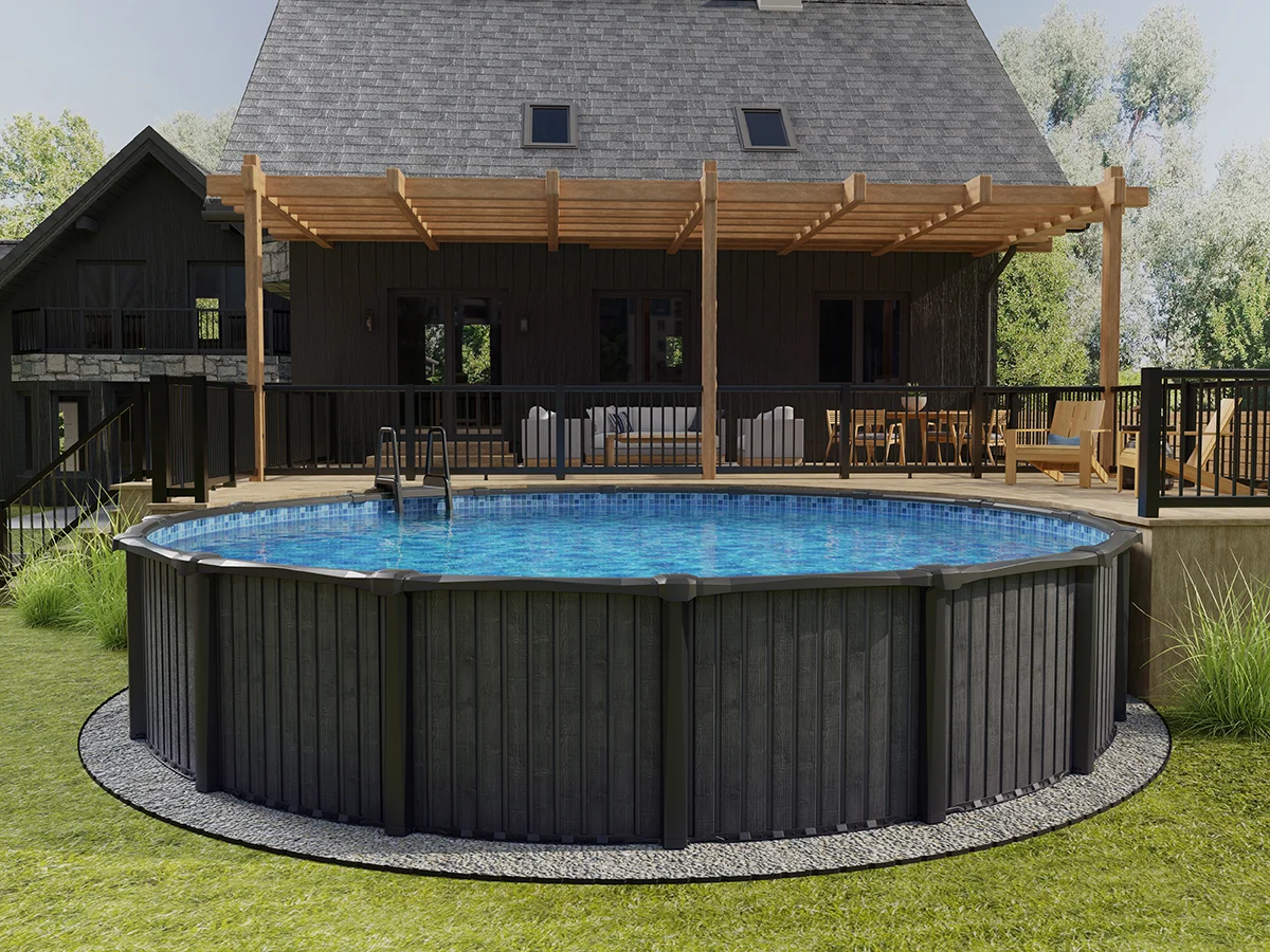 photo-lifestyle-cours-maison-piscine-hors-terre-ronde-fini-latte-bois-vertical-st-germain-sunlab-1